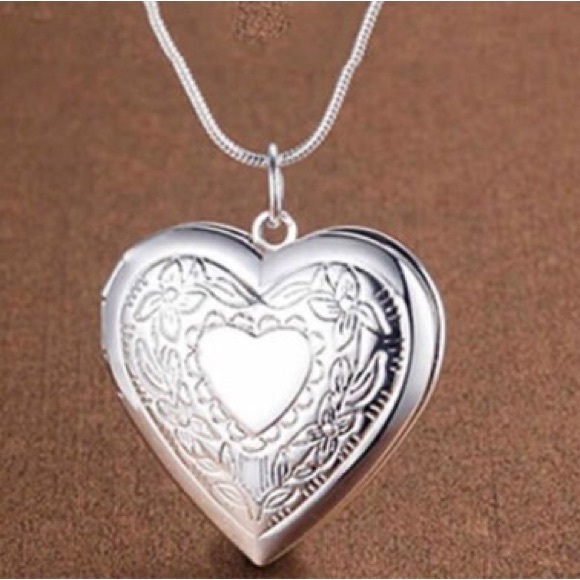 S925 Sterling Silver Charm Heart Shaped Frame Chain Necklace For Women - Picture 2 of 5